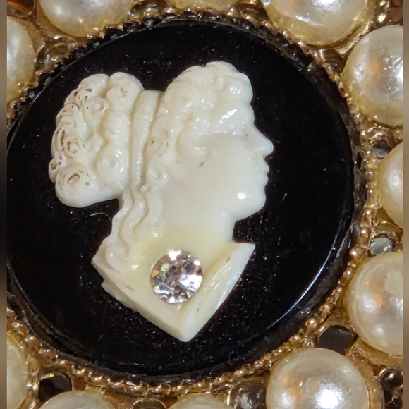 Cameo Brooch with Pearls and Crystal Accents - Picture 2 of 5